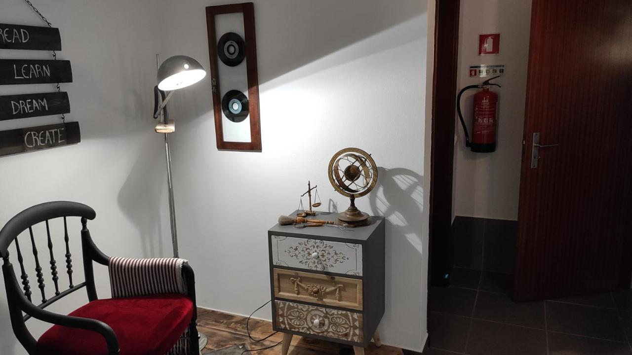 Casa 40Th-Music Wood House Hotell Óbidos Exteriör bild